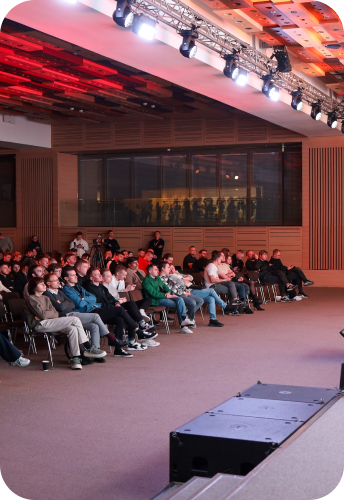 Глядачі біля сцени Ecommerce Conference 2025